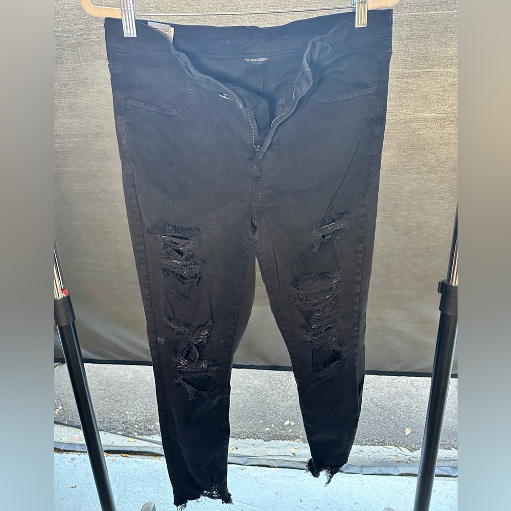 American Eagle Outfitters Women's Black Ripped High Rise Jeans